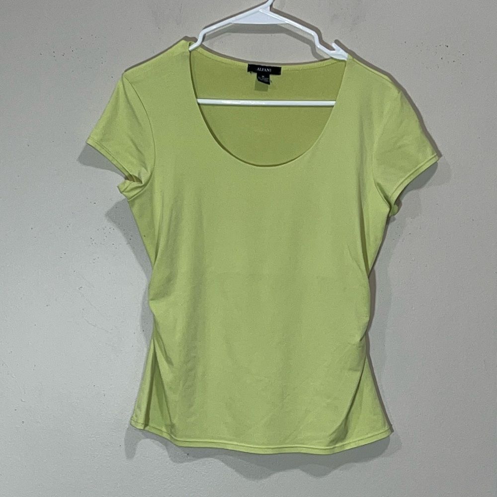 Cute Light Green Casual Top By Alfani. Size Medium